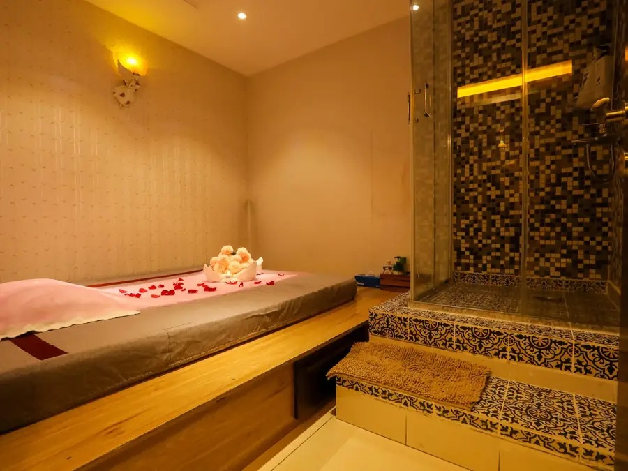 Treatment suite with private shower used after the Moroccan bath